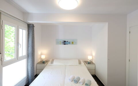 Formentor Ii: Camera Da Letto, Camera, Mobilia, Proprietà, Letto, Interior Design, Soffitto, Telaio Del Letto, Pavimento, Costruzione