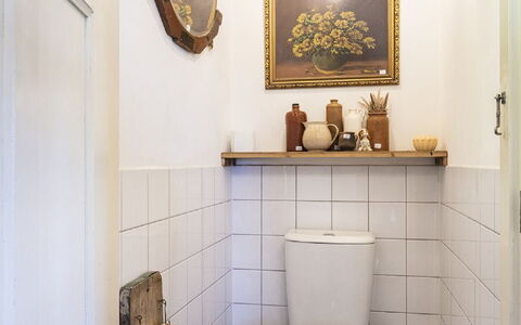 Polderzicht: Cornice, Proprietà, Gabinetto, Bagno, Costruzione, Illuminazione, Viola, Interior Design, Pavimento, Parete