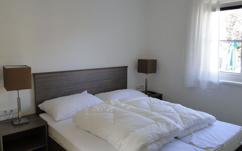 Mountain Resort-Kaprun: Camera Da Letto, Mobilia, Camera, Letto, Lenzuolo, Proprietà, Telaio Del Letto, Materasso, Bedding, Interior Design