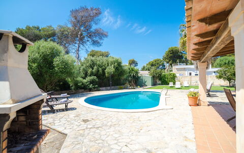 Sanso: Acqua, Cielo, Proprietà, Pianta, Costruzione, Piscina, Azzurro, Albero, Sedia, Shade