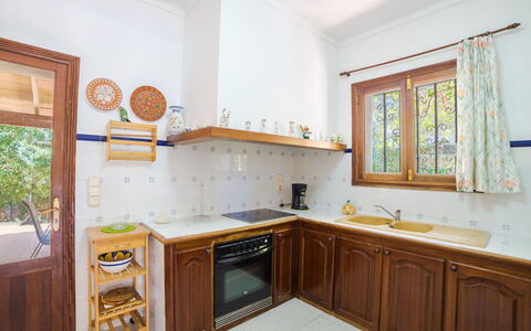 Sanso: Controsoffitto, Cabinetry, Mobilia, Proprietà, Lavello, Cucina, Azzurro, Legna, Interior Design, Elettrodomestico Da Cucina