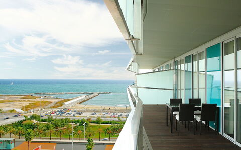 Diagonal Mar: Balcone, Proprietà, Costruzione, Architettura, Casa, Immobiliare, Appartamento, Cielo, Casa, Mare