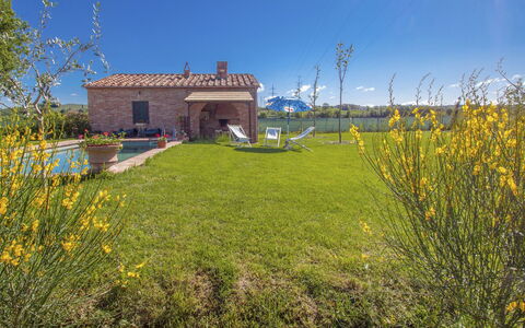 La Capannina: Paesaggio Naturale, Vegetazione, Proprietà, Cielo, Erba, Giallo, Casa, Ambiente Naturale, Primavera, Albero