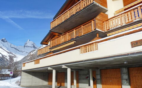 Cornalin 2: Costruzione, Proprietà, Architettura, Casa, Facciata, Inverno, Immobiliare, Neve, Proprietà Del Materiale, Balcone