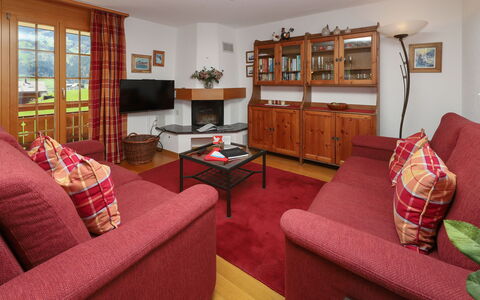 Chalet Nagano: Mobilia, Interior Design, Pavimentazione, Camera, Soffitto, Divano, Soggiorno, Tavolo, Pavimento, Televisione
