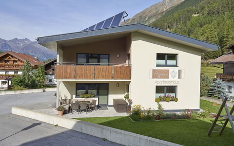 Längenfeld 330: Cielo, Pianta, Costruzione, Montagna, Proprietà, Finestra, Casa, Lotto, Albero, Shade