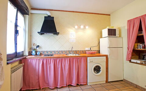 Potes Viñon: Proprietà, Camera, Casa, Costruzione, Pavimento, Mobilia, Cucina, Interior Design, Immobiliare, Soffitto