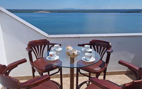 Raslina 100: Proprietà, Camera, Mobilia, Tavolo, Vacanza, Azzurro, Casa, Sedia, Immobiliare, Balcone