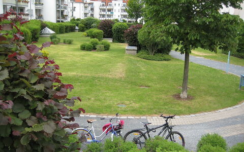 Kamelienweg: Bicicletta, Verde, Erba, Giardino, Prato, Zona Residenziale, Cortile, Quartiere, Proprietà, Urban Design