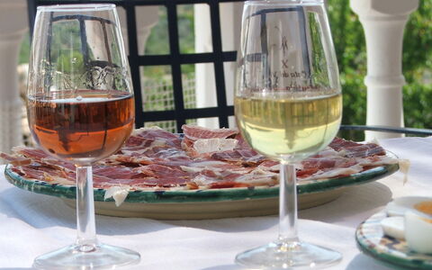 Nina Celi: Stemware, Bicchiere Di Vino, Bicchiere, Flûte, Bevanda, Bicchieri, Vino, Bevanda Alcolica, Acqua