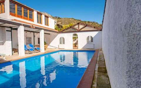 Nina Celi: Piscina, Proprietà, Costruzione, Casa, Immobiliare, Azzurro, Vacanza, Villa, Cielo, Estate