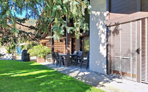Von Allmen: Legna, Shade, Casa, Giardino, Groundcover, Cortile, Backyard, Prato, Landscaping