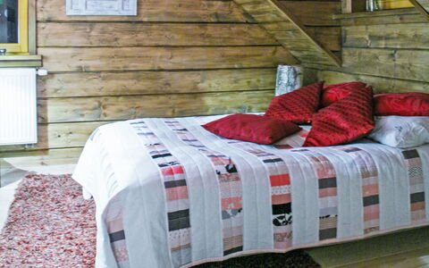 Dworczysko: Camera Da Letto, Lenzuolo, Letto, Legna, Bedding, Biancheria, Tessile, Mobilia, Interior Design, Pavimento