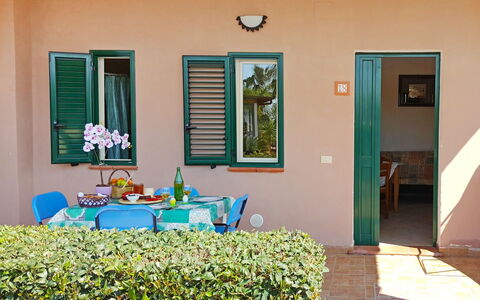 Capo Vaticano 120: Verde, Camera, Proprietà, Turchese, Casa, Parete, Costruzione, Interior Design, Casa, Immobiliare