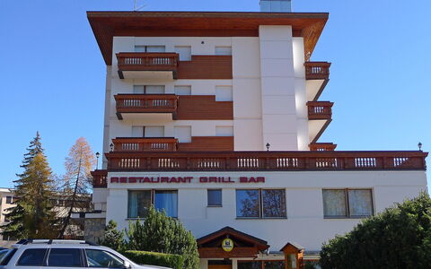 Résidence Christina Apt. 305: Veicolo, Auto, Proprietà, Casa, Architettura, Costruzione, Immobiliare, Appartamento, Facciata