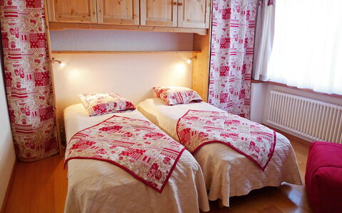 Résidence Christina Apt. 305: Camera Da Letto, Letto, Mobilia, Camera, Bedding, Lenzuolo, Tenda, Telaio Del Letto, Proprietà, Interior Design