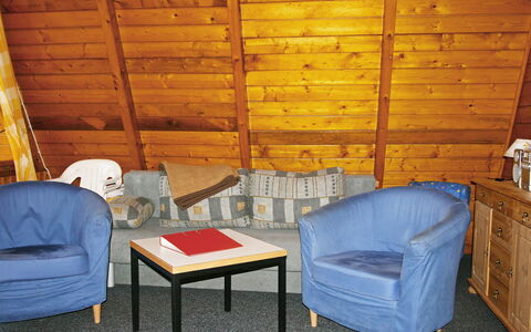 Arendsee 100: Camera, Mobilia, Tavolo, Costruzione, Log Cabin, Legna, Casa, Sedia, Interior Design