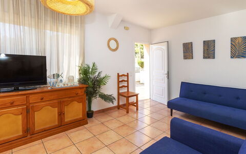 Villa Cala Nova a: Proprietà, Mobilia, Cabinetry, Controsoffitto, Pianta, Costruzione, Illuminazione, Legna, Interior Design, Comfort