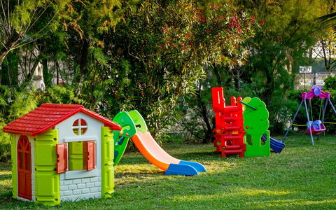 Cecina 250: Pianta, Verde, Albero, Costruzione, Lotto, Erba, Ricreazione All'Aperto, Attrezzatura Giochi All'Aperto, Woody Impianto, Tempo Libero