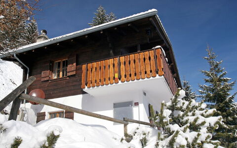 Chalet les 3 Marmottes: Neve, Inverno, Proprietà, Casa, Albero, Casa, Cielo, Architettura, Congelamento, Montagna