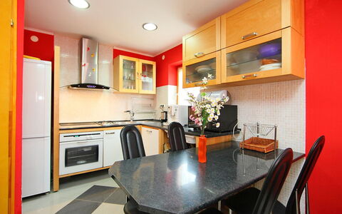 Terracotta: Camera, Proprietà, Mobilia, Interior Design, Controsoffitto, Cucina, Costruzione, Rosso, Soffitto, Cabinetry