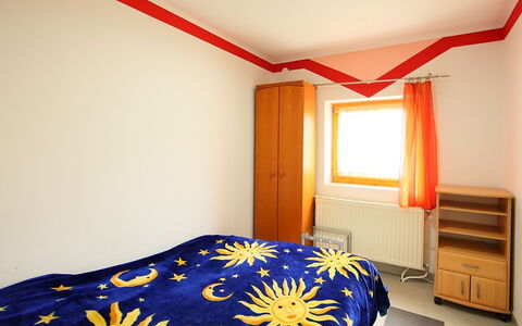 Terracotta: Camera Da Letto, Camera, Letto, Lenzuolo, Parete, Mobilia, Soffitto, Telaio Del Letto, Interior Design, Proprietà