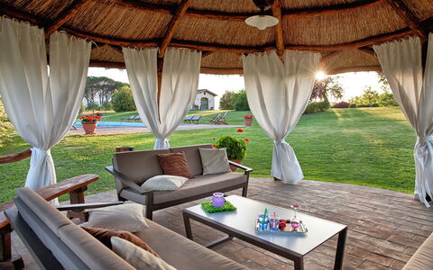 Villa Sant' Angelo: Proprietà, Camera, Mobilia, Ricorrere, Interior Design, Costruzione, Casa, Immobiliare, Villa, Tavolo