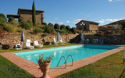 La Piscina in mezzo al Borgo