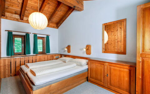 Matrei in Osttirol 200: Camera, Mobilia, Proprietà, Letto, Camera Da Letto, Soffitto, Costruzione, Telaio Del Letto, Interior Design, Casa