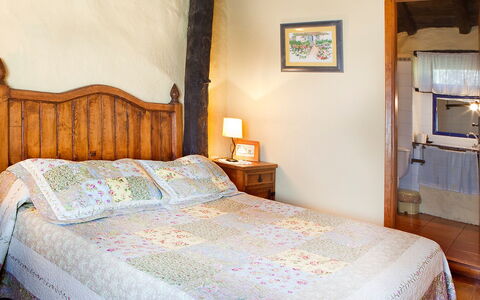 Pepa: Camera Da Letto, Letto, Mobilia, Lenzuolo, Camera, Proprietà, Bedding, Telaio Del Letto, Materasso, Interior Design