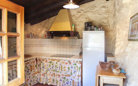 Pepa: Camera, Proprietà, Costruzione, Casa, Interior Design, Parete, Mobilia, Soffitto, Architettura, Casa