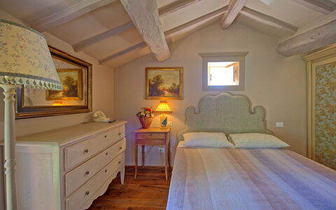 Gellino: Camera, Camera Da Letto, Mobilia, Proprietà, Letto, Interior Design, Soffitto, Lenzuolo, Costruzione, Casa