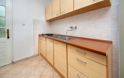 Repak: Cabinetry, Controsoffitto, Mobilia, Costruzione, Cucina, Legna, Cassetto, Pavimentazione, Interior Design