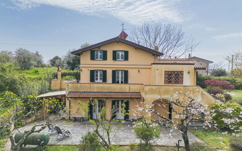Casa Gianna: Casa, Zona Residenziale, Casa, Tetto, Estate, Villetta, Giardino, Hacienda, Villa, Balcone