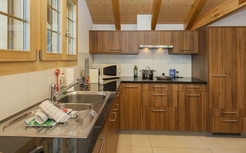 Staubbach: Pavimentazione, Legna, Cucina, Interior Design, Mobilia, Cabinetry, Controsoffitto, Pavimento, Soffitto, Elettrodomestico Da Cucina