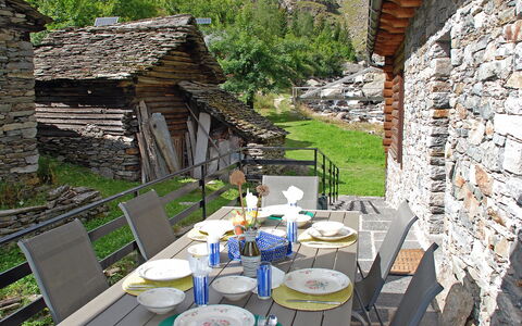 Rustico Dell'Orino: Proprietà, Costruzione, Casa, Camera, Albero, Backyard, Villetta, Cortile, Paesaggio, Tavolo