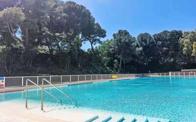 Six Fours la Coudoulière 210: Piscina, Albero, Ricorrere, Materiale Composito, Terme, Tempo Libero, Shade, Resort Citta ', Recinzione