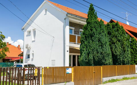 Bercsényi: Cielo, Proprietà, Costruzione, Pianta, Finestra, Casa, Recinzione, Albero, Lotto, Zona Residenziale