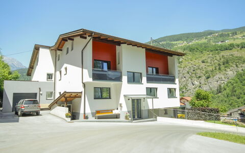 Urgbach Apart: Cielo, Costruzione, Pianta, Proprietà, Finestra, Albero, Casa, Lotto, Asfalto