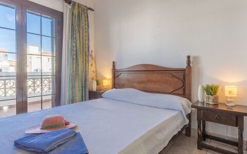 Porto Fino: Mobilia, Proprietà, Comfort, Costruzione, Legna, Tessile, Illuminazione, Interior Design, Telaio Del Letto, Shade