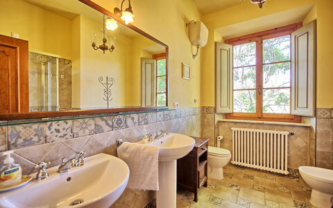 Casale Ambra: Bagno, Camera, Proprietà, Interior Design, Costruzione, Immobiliare, Casa, Casa, Estate, Pavimento