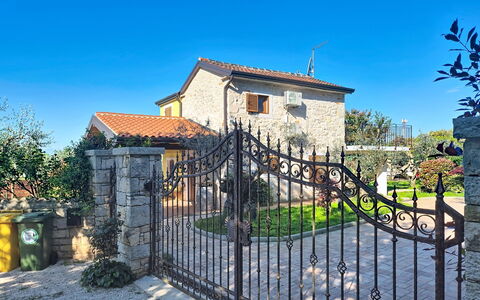 Marinko: Cancello, Ferro, Metallo, Driveway, Giardino, Recinzione, Estate, Landscaping, Muro ​​Di Pietra, Home Scherma