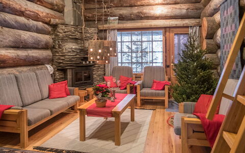 Mäntylä A-Osa: Mobilia, Pavimentazione, Legna, Interior Design, Pavimento, Pavimento In Legno, Sedia, Soggiorno, Soffitto, Camera