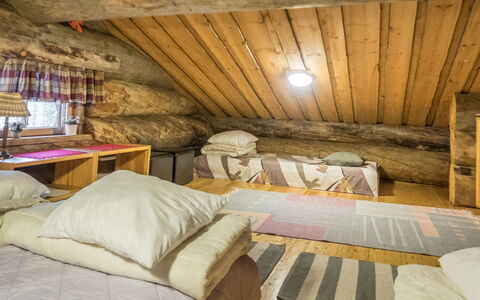 Mäntylä A-Osa: Camera Da Letto, Interior Design, Letto, Mobilia, Pavimentazione, Legna, Pavimento, Lenzuolo, Bedding, Camera