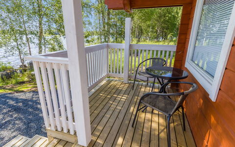 Ruka-Kitkan Kuukkeli: Legna, Pavimento In Legno, Pavimentazione, Pavimento, Latifoglie, Color Legno, Portico, Plank, Deck, Corrimano