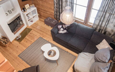 Piilola Nr 1: Legna, Mobilia, Pavimentazione, Pavimento, Divano, Interior Design, Appartamento, Soggiorno, Pavimento In Legno, Casa