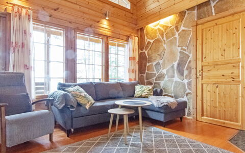 Korpilahti: Pavimentazione, Legna, Interior Design, Pavimento, Mobilia, Soffitto, Pavimento In Legno, Casa, Camera, Soggiorno