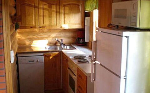 6144: Legna, Pavimentazione, Pavimento, Cucina, Controsoffitto, Lavello, Interior Design, Elettrodomestico Da Cucina, Lavandino Della Cucina, Mobilia