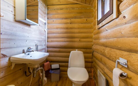 Kalliorinne: Casa, Villetta, Tetto, Estate, Shade, Agriturismo, Prato, Landscaping, Giardino, Cortile