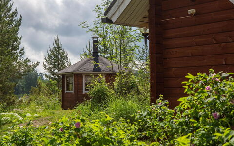 Ranta-Lemettilä: Arbusto, Villetta, Comunita 'Impianto, Tetto, Lotto, Giardino, Groundcover, Primavera, Edifici Giardino, Landscaping